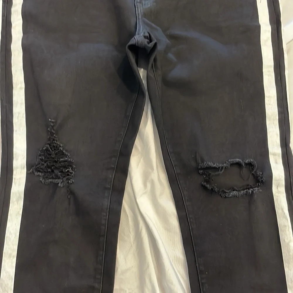 ❌SOLD❌Fashion Nova Carter Side Striped Skinny Jean - Picture 5 of 9
